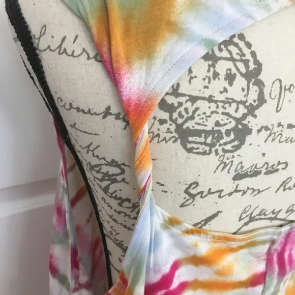 NWT! Tie-Dyed Twist Back Tank Top - Picture 8 of 8